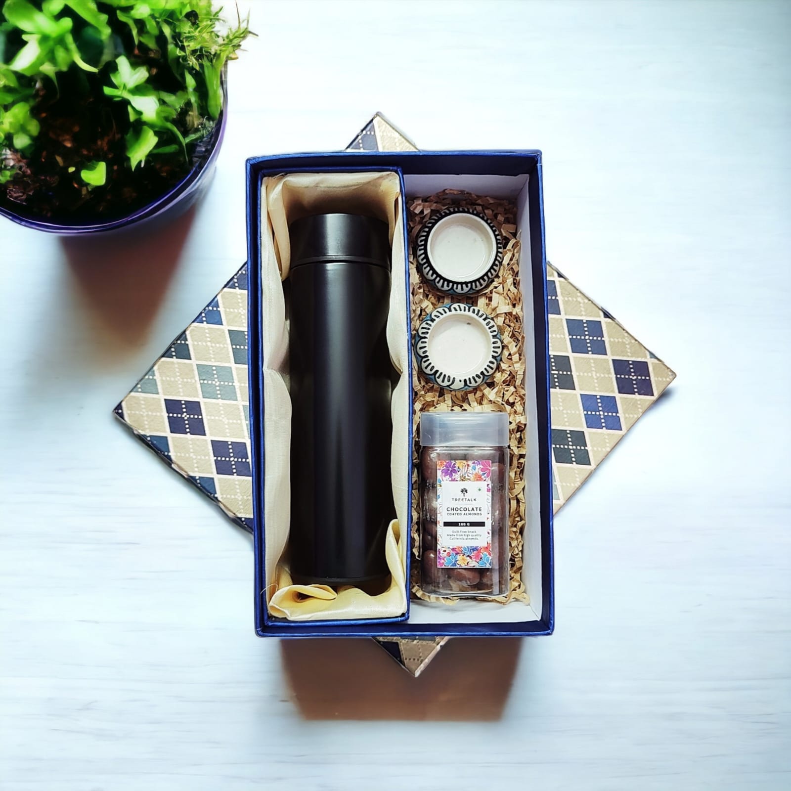 3 in 1 Combo Customise Welcome kit Temperature Bottle with 2 Flower Candle and Chocolate Box